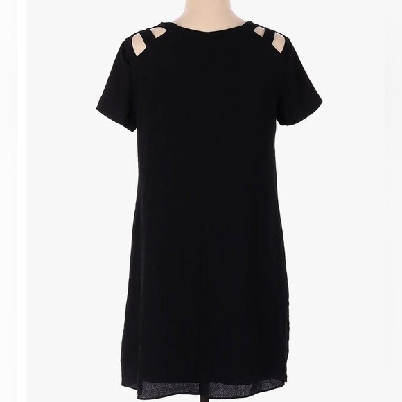 Black cutout shoulder shift dress size medium - Picture 2 of 7